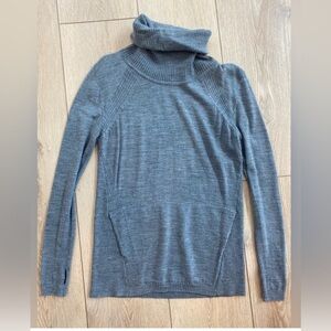 Lululemon Women’s Grey Tunic Sweater Size 8